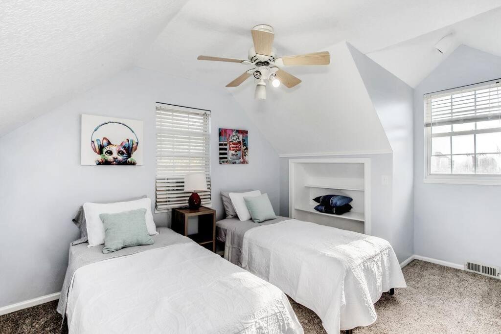Wow! Spacious Retreat & Amazing Yard 2400+4Bd/3Bth Wichita Buitenkant foto