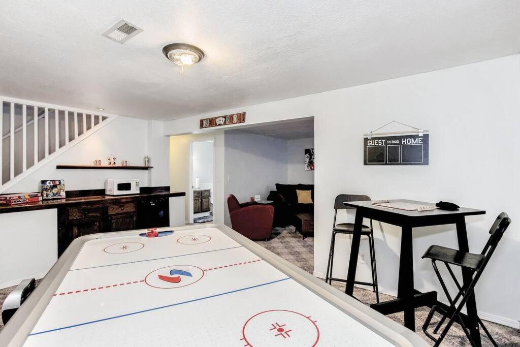 Wow! Spacious Retreat & Amazing Yard 2400+4Bd/3Bth Wichita Buitenkant foto